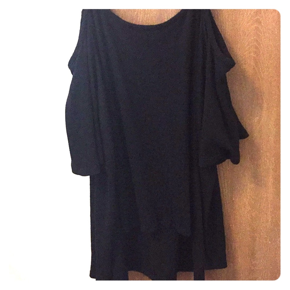 Cute black top